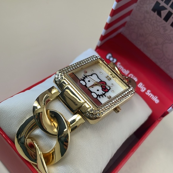 New Hello Kitty Watch - Picture 2 of 5